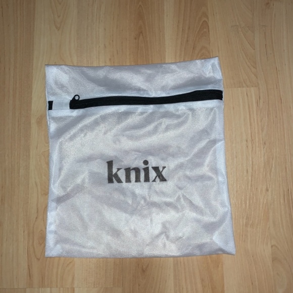 KNIX Black LuxeLift Pullover Bra (M) - Picture 8 of 8